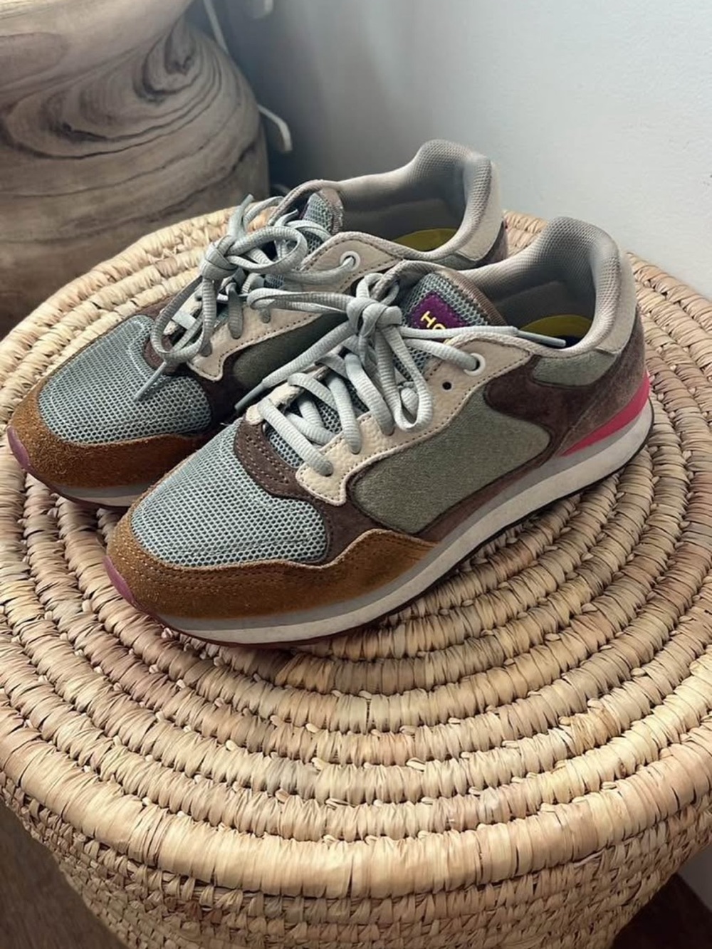 HOFF women’s size 6.5 sneakers